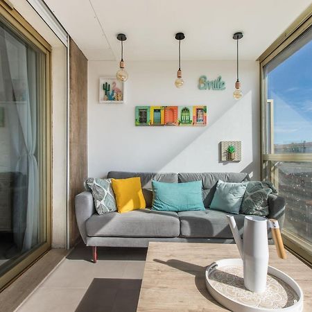Lb Vacation Rentals I Admire Panoramic Ocean Views Through Walls Of Windows Cannes Exteriér fotografie