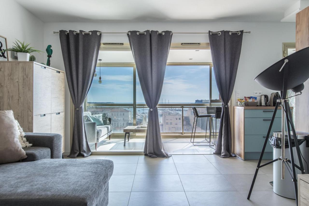 Lb Vacation Rentals I Admire Panoramic Ocean Views Through Walls Of Windows Cannes Exteriér fotografie