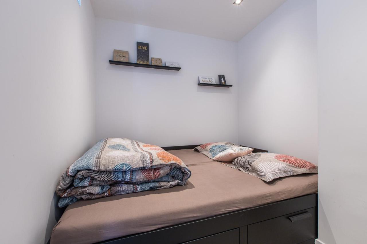 Lb Vacation Rentals I Admire Panoramic Ocean Views Through Walls Of Windows Cannes Exteriér fotografie