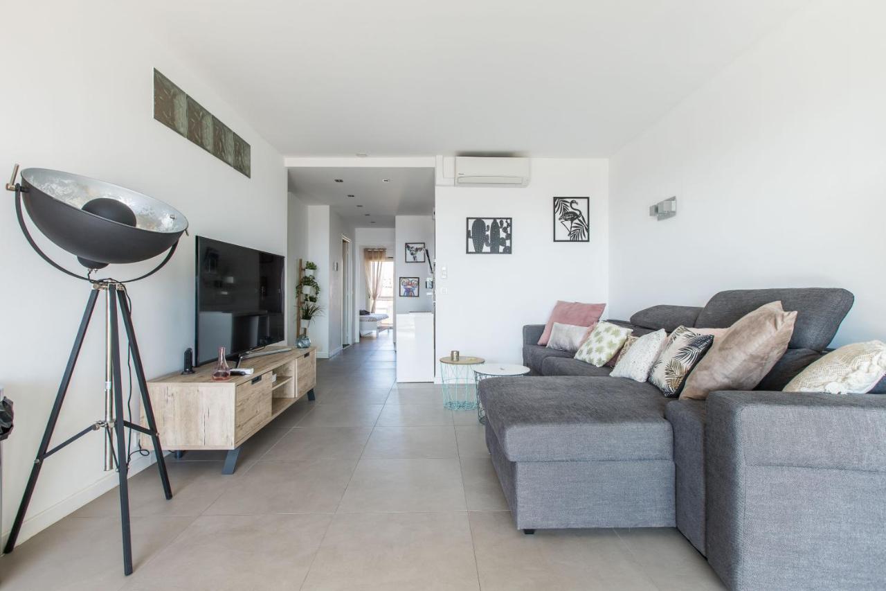 Lb Vacation Rentals I Admire Panoramic Ocean Views Through Walls Of Windows Cannes Exteriér fotografie